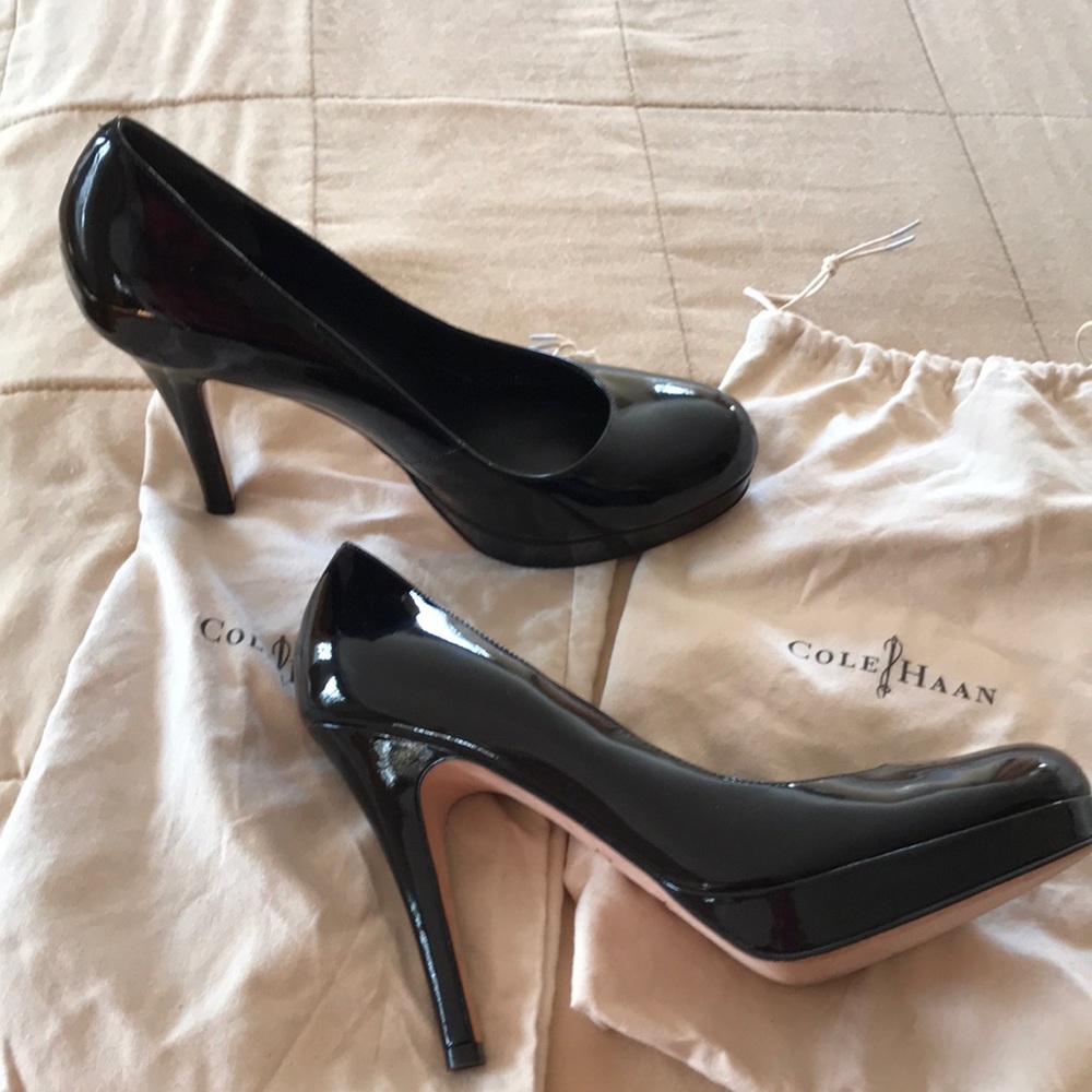 Cole Haan womens black patent leather shoes